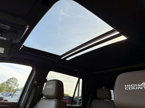 Used 2024 Chevrolet Tahoe High Country AWD/4WD image 26