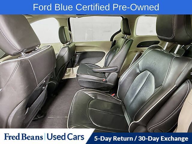 Used 2023 Chrysler Pacifica Limited FWD image 44