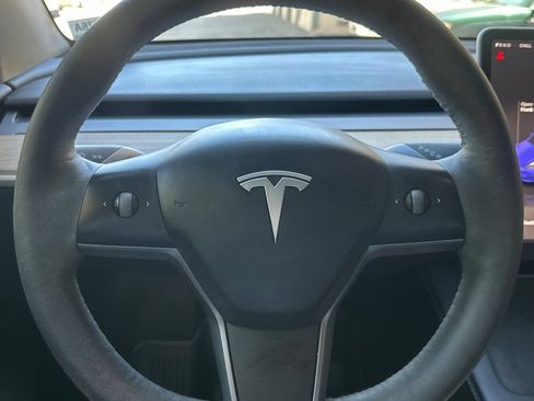 Used 2023 Tesla Model Y Long Range AWD/4WD image 31