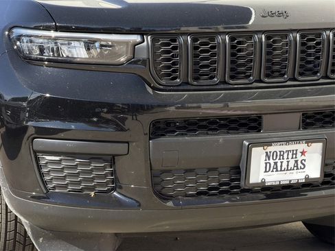 New 2025 Jeep Grand Cherokee L Altitude image 7