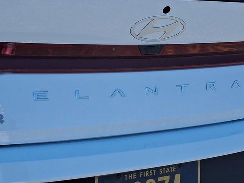 Certified 2025 Hyundai Elantra Sport FWD image 29