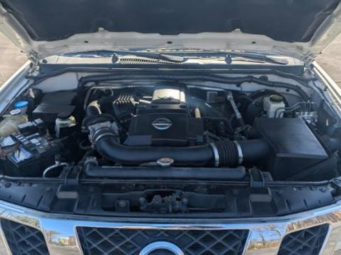 Used 2015 Nissan Frontier SV image 37