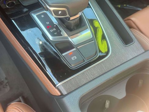 Used 2024 Audi Q5 e Premium Plus image 33