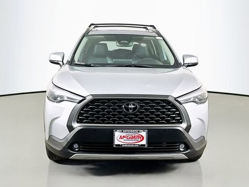Used 2024 Toyota Corolla Cross XLE w/ Convenience Package image 17