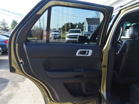 Used 2013 Ford Explorer XLT image 25