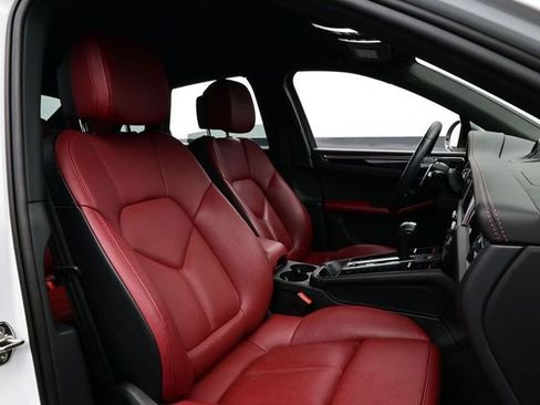 Certified 2024 Porsche Macan Turbo AWD/4WD image 17