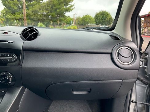 Used 2013 MAZDA MAZDA2 Touring image 49