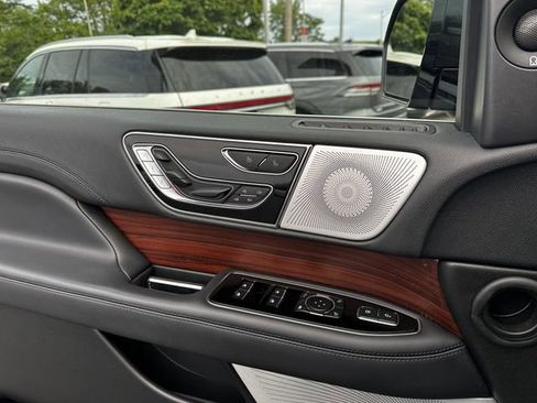Certified 2023 Lincoln Navigator Reserve AWD/4WD image 30