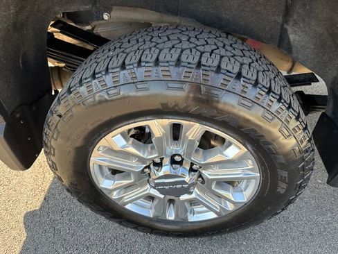 Used 2022 GMC Sierra 3500 Denali image 14