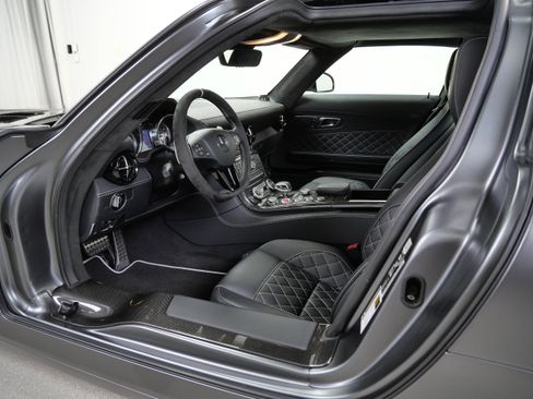 Used 2015 Mercedes-Benz SLS AMG GT Final Edition image 16