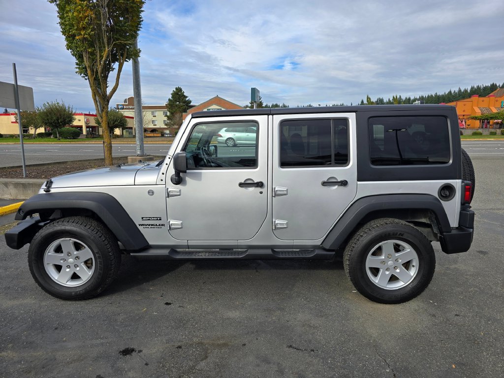 Used 2011 Jeep Wrangler Unlimited Sport AWD/4WD image 4
