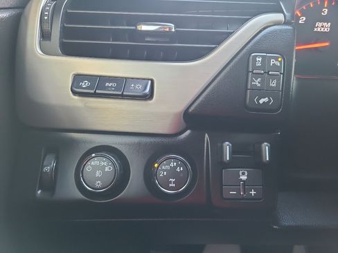 Used 2015 GMC Yukon XL Denali w/ Premium Package image 25