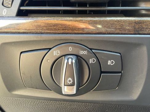 Used 2011 BMW 328i xDrive Coupe AWD/4WD image 16