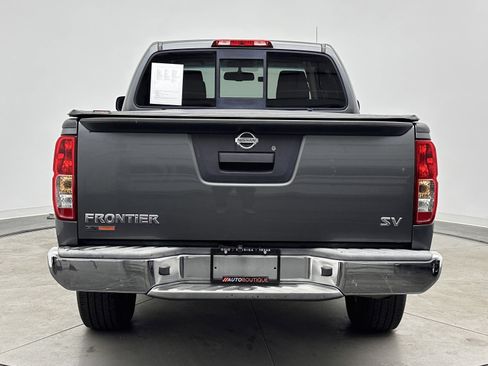 Used 2017 Nissan Frontier SV image 6
