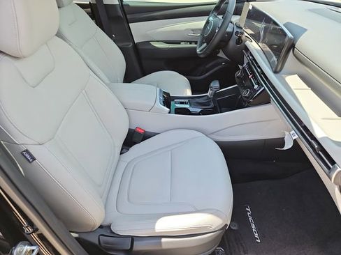 Used 2025 Hyundai Tucson SEL FWD image 12