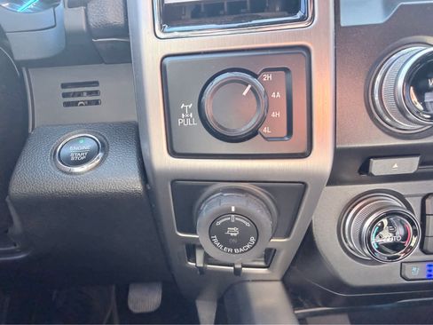 Used 2018 Ford F150 Platinum w/ Equipment Group 701A Luxury image 29