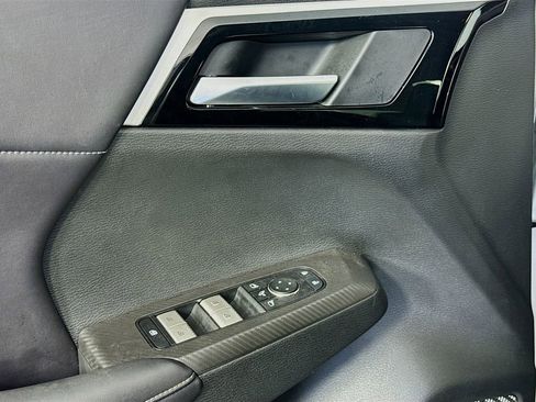 Used 2023 Mitsubishi Outlander SE image 24