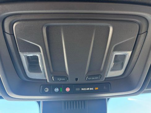 Used 2025 GMC Sierra 1500 SLT image 29