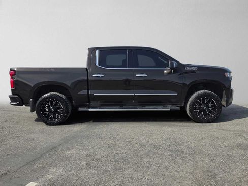 Used 2019 Chevrolet Silverado 1500 High Country w/ Safety Package II AWD/4WD image 2