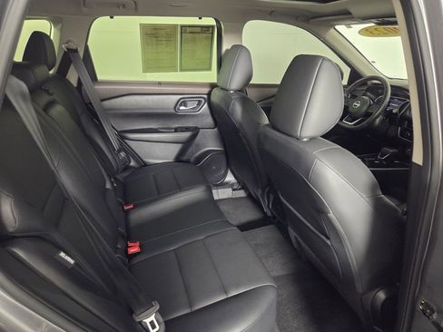 Used 2023 Nissan Rogue SV w/ SV Premium B Package FWD image 30