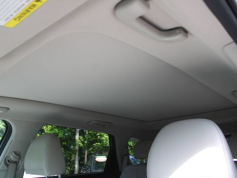 Certified 2024 Kia Sorento S w/ Panoramic Sunroof Package FWD image 59