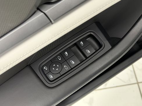 Certified 2023 Porsche Taycan 4 Cross Turismo image 28