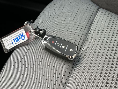 Used 2025 Chevrolet Trax LT image 22