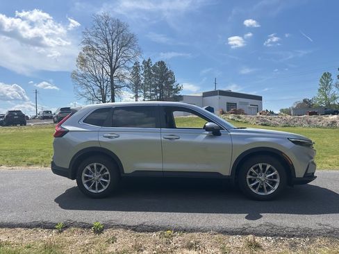 Used 2023 Honda CR-V EX-L image 4