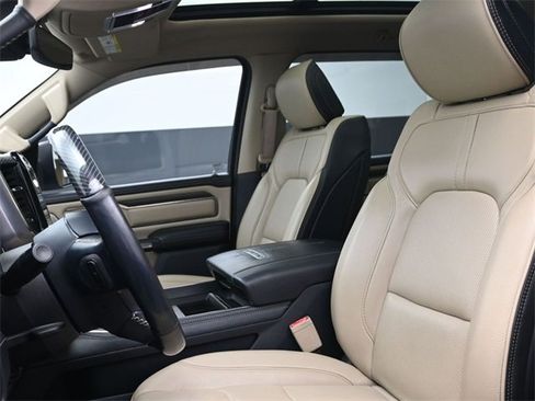 Used 2019 RAM 1500 Limited image 9