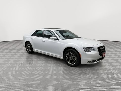 Used 2016 Chrysler 300 S w/ 300S Premium Group image 40