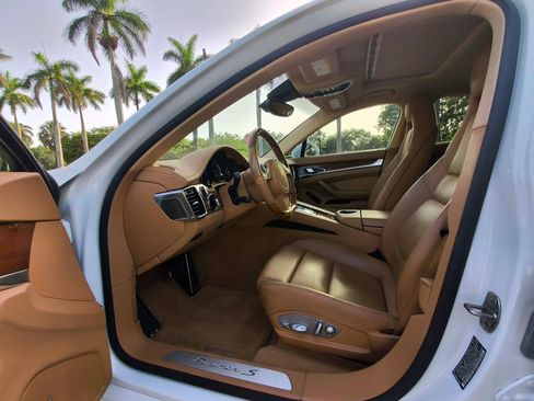 Used 2015 Porsche Panamera S RWD image 5