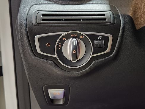 Used 2022 Mercedes-Benz GLC 300 image 41