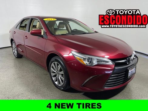 Used 2017 Toyota Camry XLE image 1