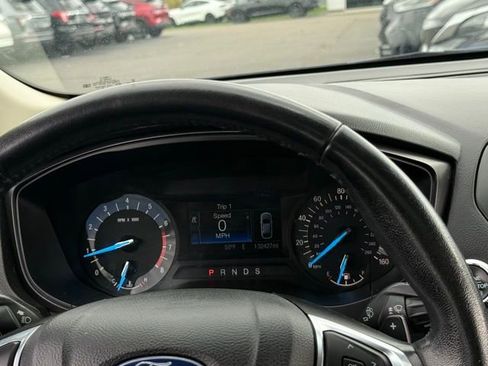 Used 2018 Ford Fusion SE w/ Equipment Group 201A image 8