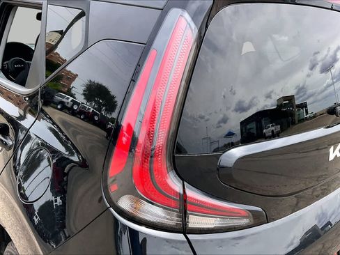 Used 2024 Kia Soul LX w/ Option Group 015 FWD image 27