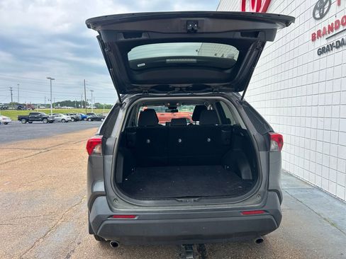 Used 2021 Toyota RAV4 LE FWD image 28