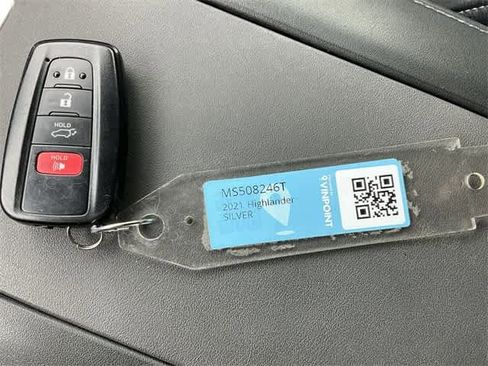 Used 2021 Toyota Highlander Limited image 29