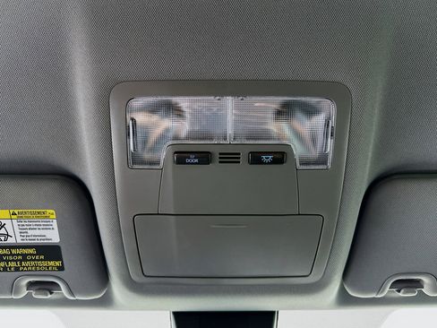 Used 2019 Toyota Highlander LE image 18