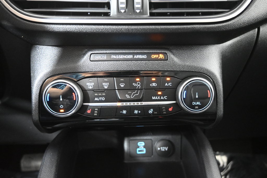 Used 2022 Ford Escape SEL w/ Equipment Group 302A AWD/4WD image 31