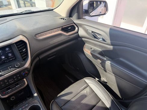 Used 2020 GMC Acadia Denali w/ Technology Package AWD/4WD image 7