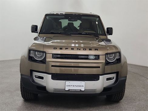 Used 2025 Land Rover Defender 110 S image 15