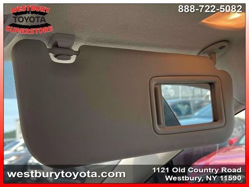 Used 2021 Toyota Corolla LE FWD image 31