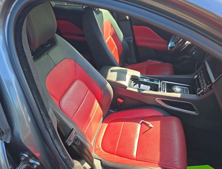 Used 2019 Jaguar F-PACE R-Sport AWD/4WD image 10