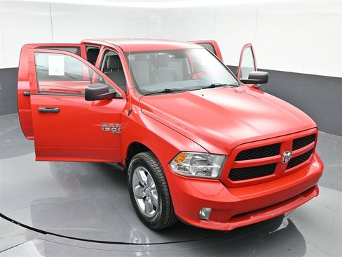 Used 2019 RAM 1500 Express w/ Express Value Package AWD/4WD image 38