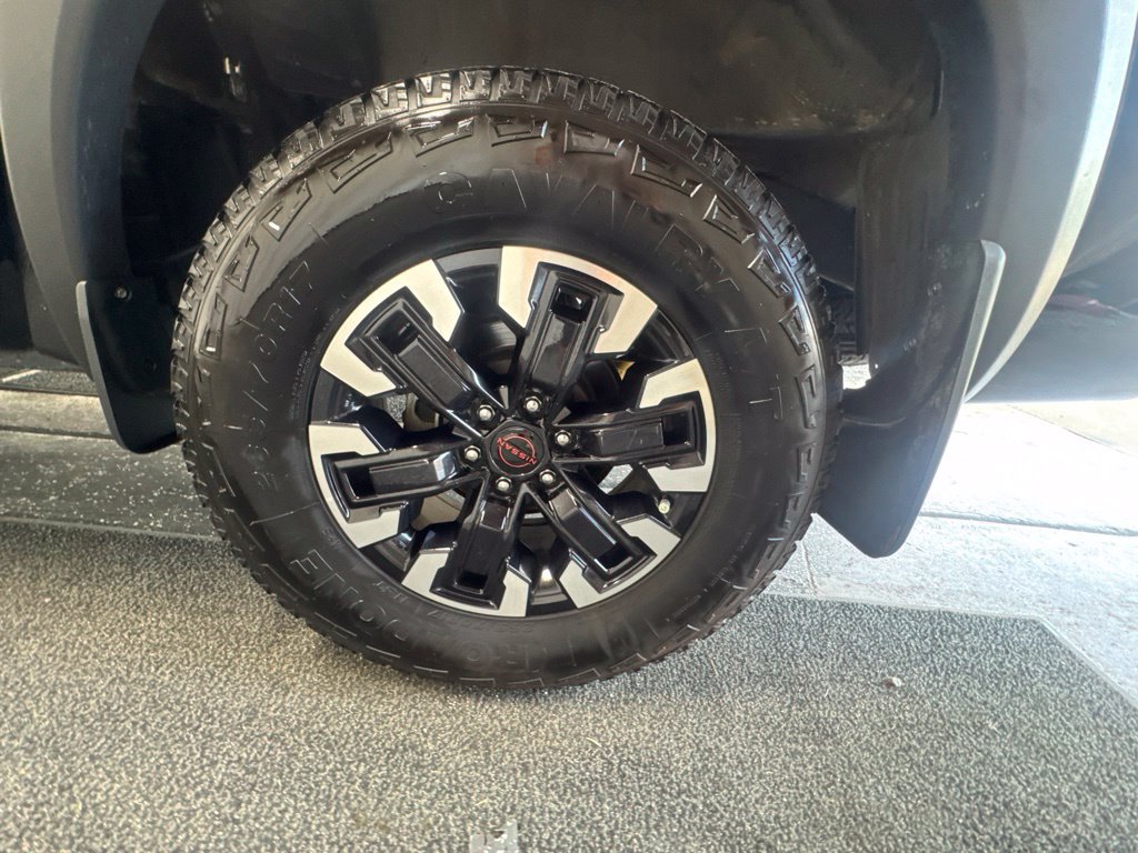 Used 2023 Nissan Frontier PRO-4X w/ Technology Package AWD/4WD image 9