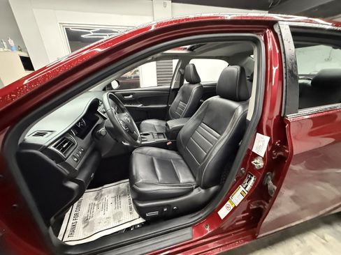 Used 2017 Toyota Camry XLE image 7