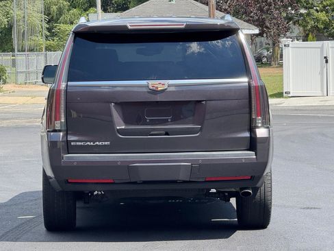 Used 2015 Cadillac Escalade Luxury AWD/4WD image 5