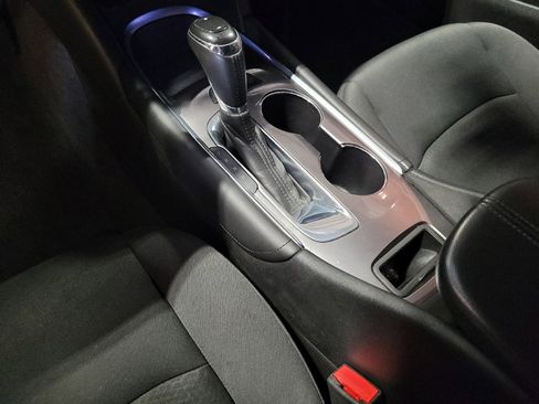 Used 2017 Chevrolet Malibu LT image 26