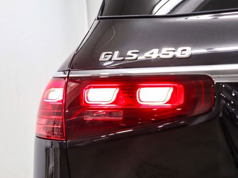 Certified 2026 Mercedes-Benz GLS 450 4MATIC image 11