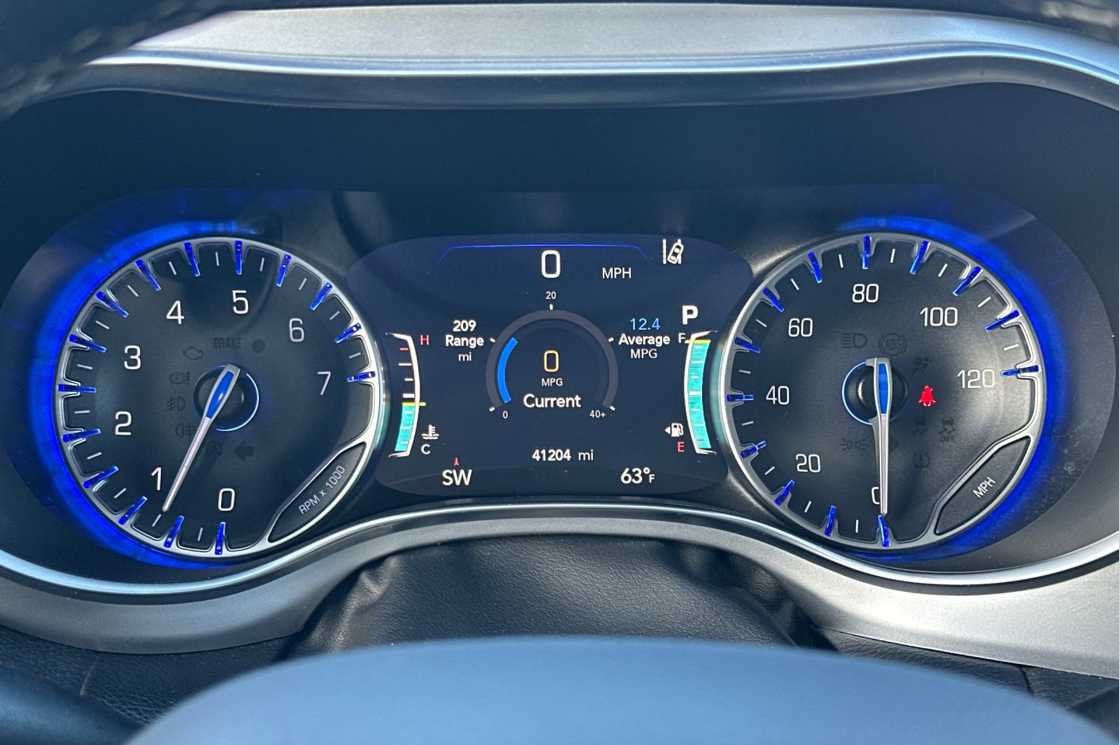 Used 2025 Chrysler Pacifica Limited FWD image 38
